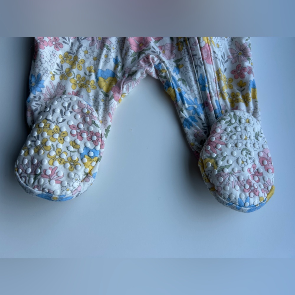 Angel Dear Ruffle Footie - Picture 6 of 6